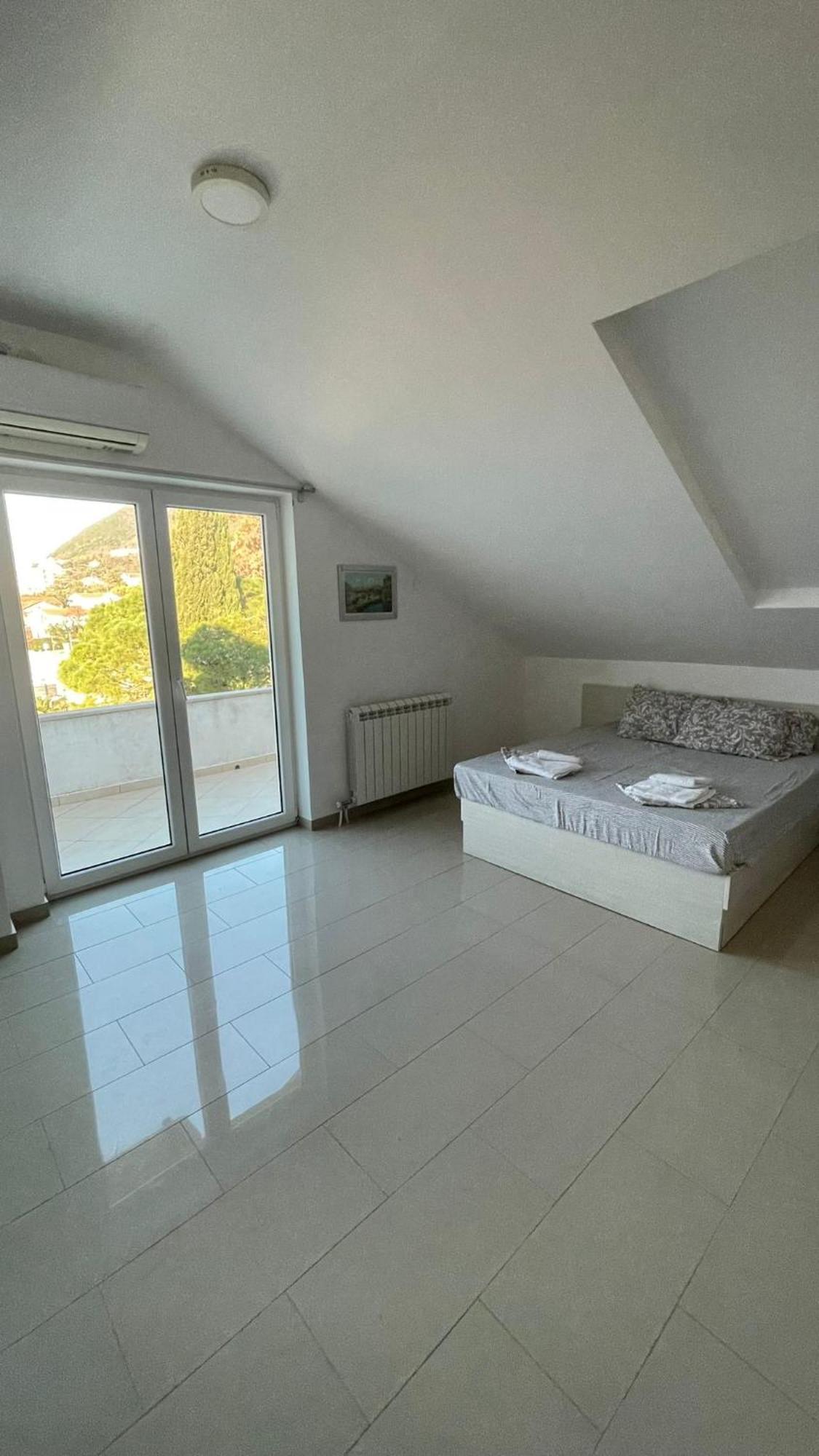 Apartments Villa Danilovic Херцег-Нови Экстерьер фото