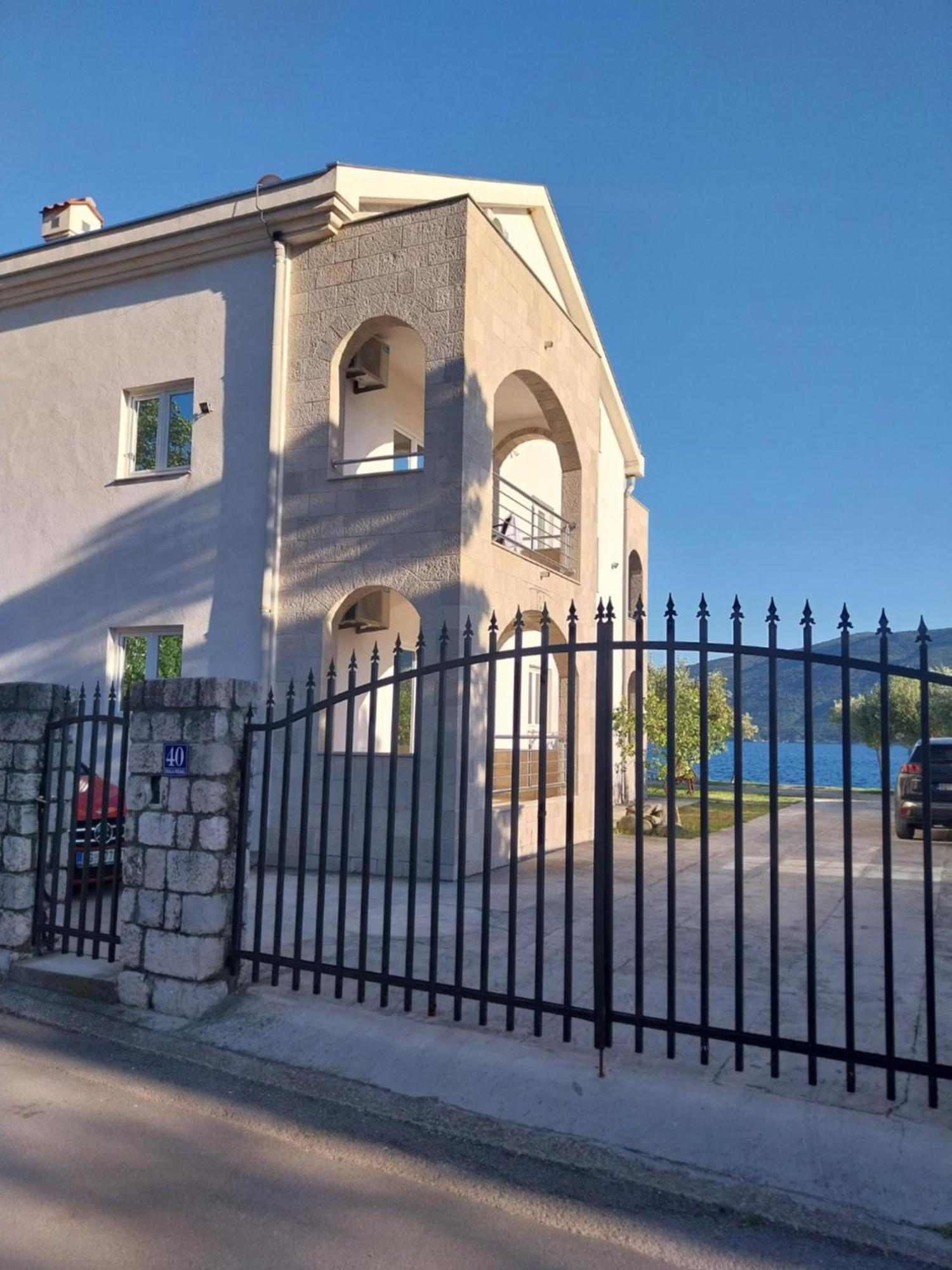 Apartments Villa Danilovic Херцег-Нови Экстерьер фото