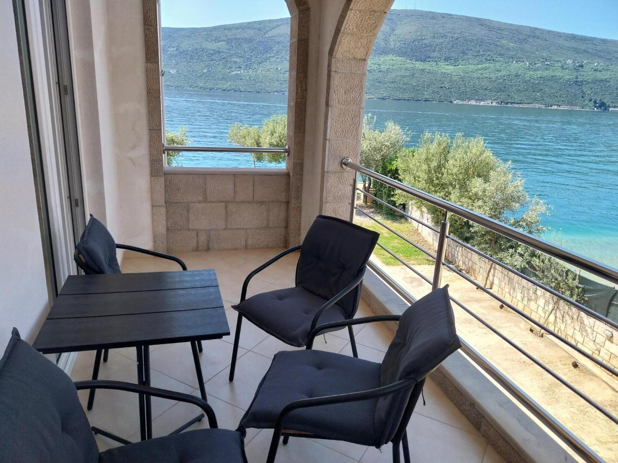Apartments Villa Danilovic Херцег-Нови Экстерьер фото